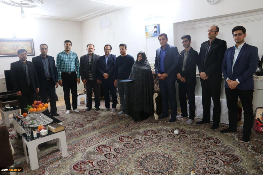 استاد دانشگاه:
سبک زندگی خود را با سبک زندگی شهدا باید تطبیق دهیم 5
