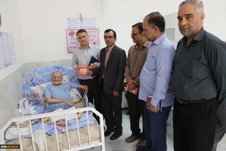 بازدید از آسایشگاه سالمندان توسط اساتید و کارکنان دانشکده 2