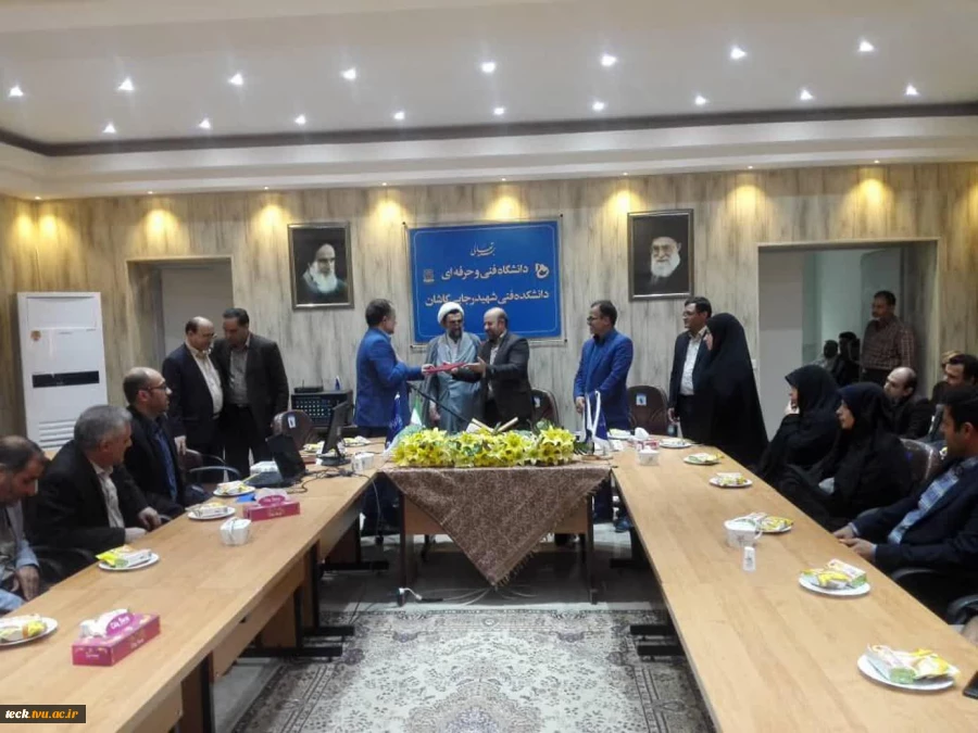نشست تخصصی تبیین گام دوم انقلاب در دانشکده فنی شهیدرجائی برگزارشد. 6