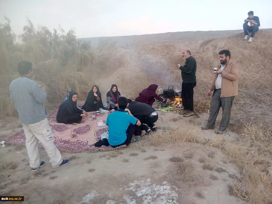 کویرنوردی جمعی از کارکنان دانشکده فنی شهید رجائی کاشان در کویر مرکزی آران و بیدگل 19