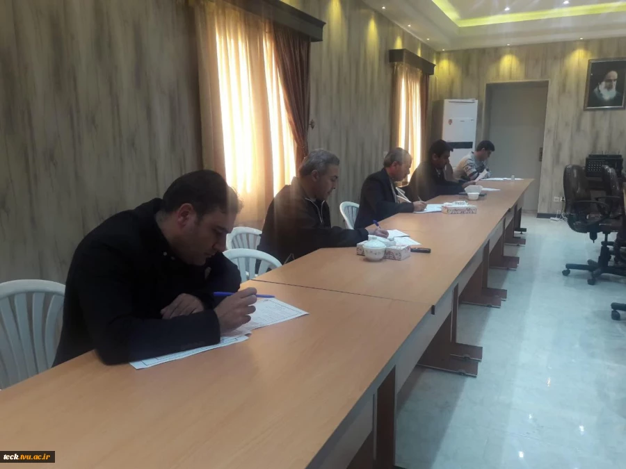 برگزاری آزمون کتاب اصول نگهبانی و حفاظت از سازمان های حراست کل استان اصفهان در بین نگهبانان دانشکده فنی شهید رجائی کاشان 3