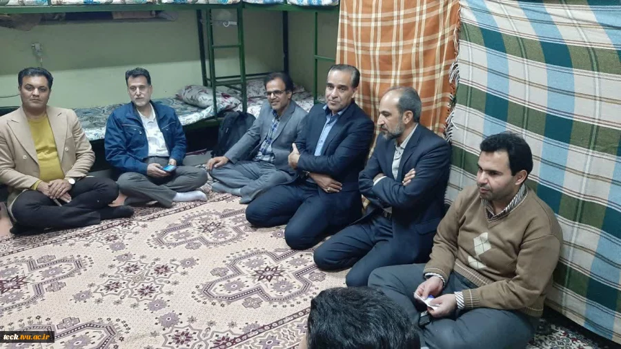 نشست صمیمانه شبانگاهی اعضای هیئت رئیسه دانشکده فنی شهید رجائی کاشان با دانشجویان خوابگاهی به مناسبت روز دانشجو 9