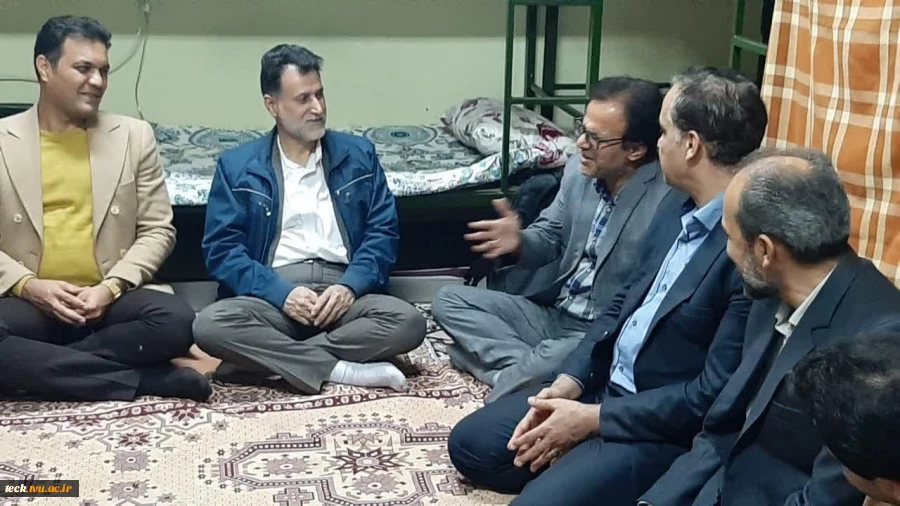 نشست صمیمانه شبانگاهی اعضای هیئت رئیسه دانشکده فنی شهید رجائی کاشان با دانشجویان خوابگاهی به مناسبت روز دانشجو 13