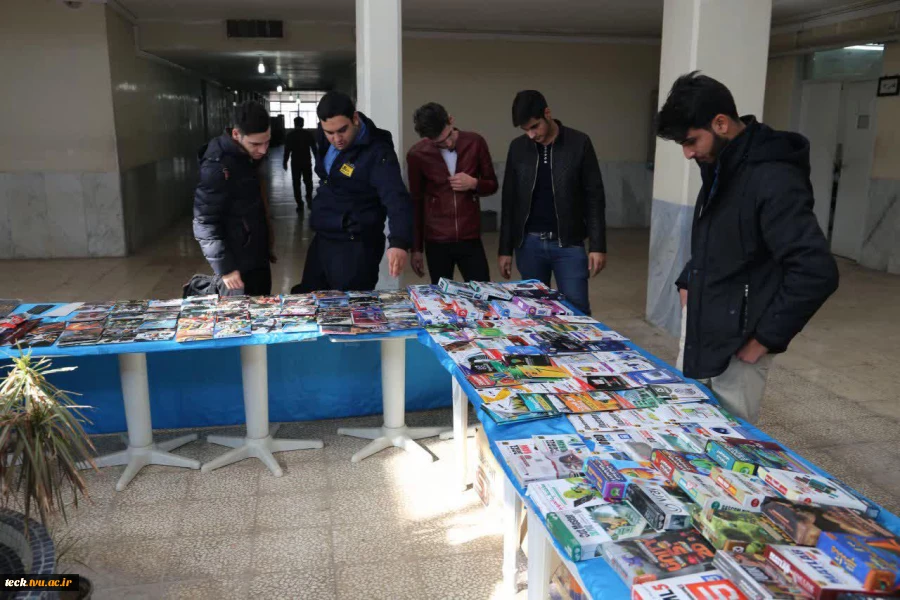 دائر شدن نمایشگاه و فروشگاه نرم افزار و ادوات و تجهیزات کامپیوتری در روز دانشجو در دانشکده فنی شهید رجائی کاشان 3