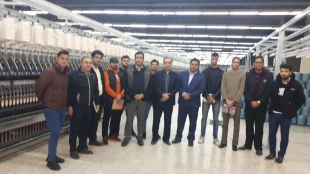 بازدید جمعی از دانشجویان رشته نساجی دانشکده شهید رجائی کاشان به مناسبت هفته پژوهش 3