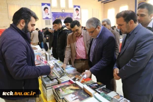 افتتاح هفدهمین نمایشگاه و فروشگاه کتاب و نرم افزار در هفته پژوهش در دانشکده شهید رجائی کاشان با حضور فرماندار محترم کاشان 6