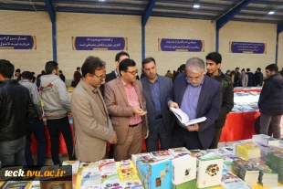 افتتاح هفدهمین نمایشگاه و فروشگاه کتاب و نرم افزار در هفته پژوهش در دانشکده شهید رجائی کاشان با حضور فرماندار محترم کاشان 8