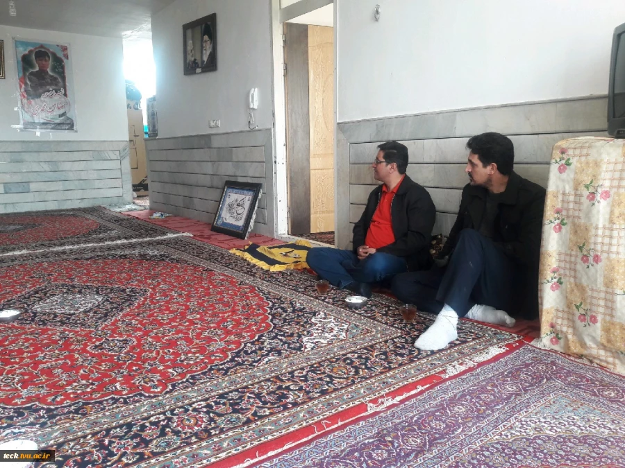دیدار جمعی از کارکنان و اساتید دانشکده فنی شهید رجائی کاشان با خانواده های مدافعان حرم، شهدای والامقام شهید ضامن محمدی و شهید طاهر حسینی 4