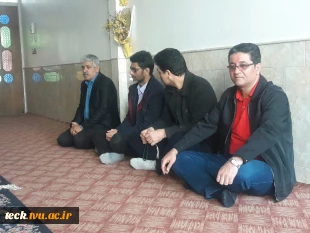دیدار جمعی از کارکنان و اساتید دانشکده فنی شهید رجائی کاشان با خانواده های مدافعان حرم، شهدای والامقام شهید ضامن محمدی و شهید طاهر حسینی 11
