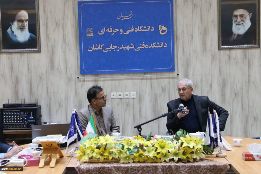 بازدید دکتر صادقی از حوزه معاونت راهبردی ریاست جمهوری از مرکز رشد و خلاقیت و نوآوری دانشکده فنی شهید رجائی کاشان 13