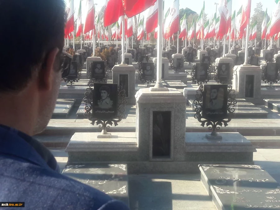 تجدید میثاق هیئت رئیسه و برخی استادان و کارکنان دانشکده فنی با شهیدان دفاع مقدس، مدافعین حرم و شهدای انقلاب بهمن97 و حضور در گلزار شهدای دارالسلام کاشان 7