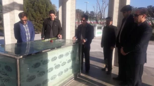 تجدید میثاق هیئت رئیسه و برخی استادان و کارکنان دانشکده فنی با شهیدان دفاع مقدس، مدافعین حرم و شهدای انقلاب بهمن97 و حضور در گلزار شهدای دارالسلام کاشان 17