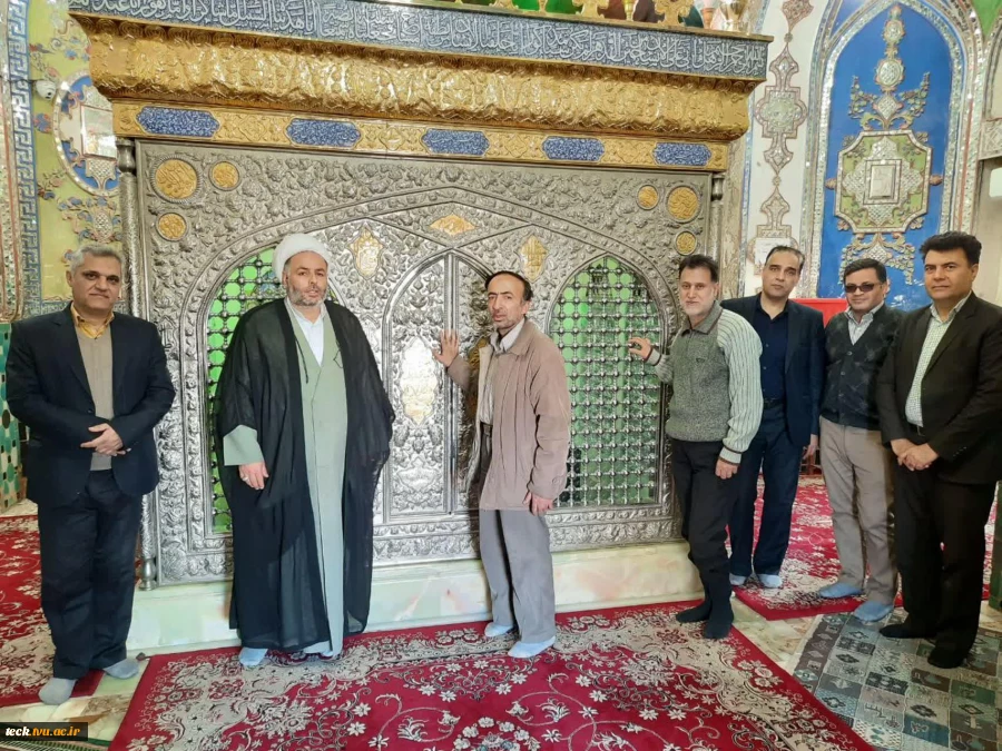 پیاده روی از مزار شهداء گمنام تا زیارت بی بی زینب یزدل توسط کارکنان واستادان دانشکده فنی شهید رجائی کاشان در پنجمین روز دهه فجر 1398 2