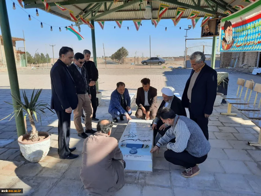 پیاده روی از مزار شهداء گمنام تا زیارت بی بی زینب یزدل توسط کارکنان واستادان دانشکده فنی شهید رجائی کاشان در پنجمین روز دهه فجر 1398 7