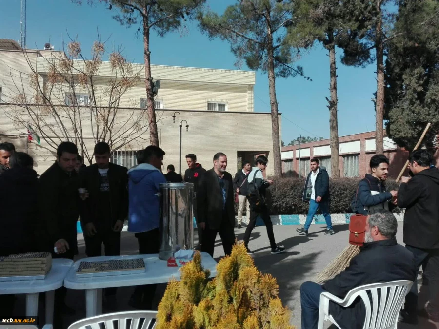استقرار ایستگاه صلواتی در دانشکده فنی شهید رجائی کاشان همزمان با فرارسیدن روزهای دهه مبارک فجر و ورود دانشجویان جدیدالورود نیم سال بهمن 1398 2
