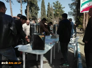 استقرار ایستگاه صلواتی در دانشکده فنی شهید رجائی کاشان همزمان با فرارسیدن روزهای دهه مبارک فجر و ورود دانشجویان جدیدالورود نیم سال بهمن 1398 4