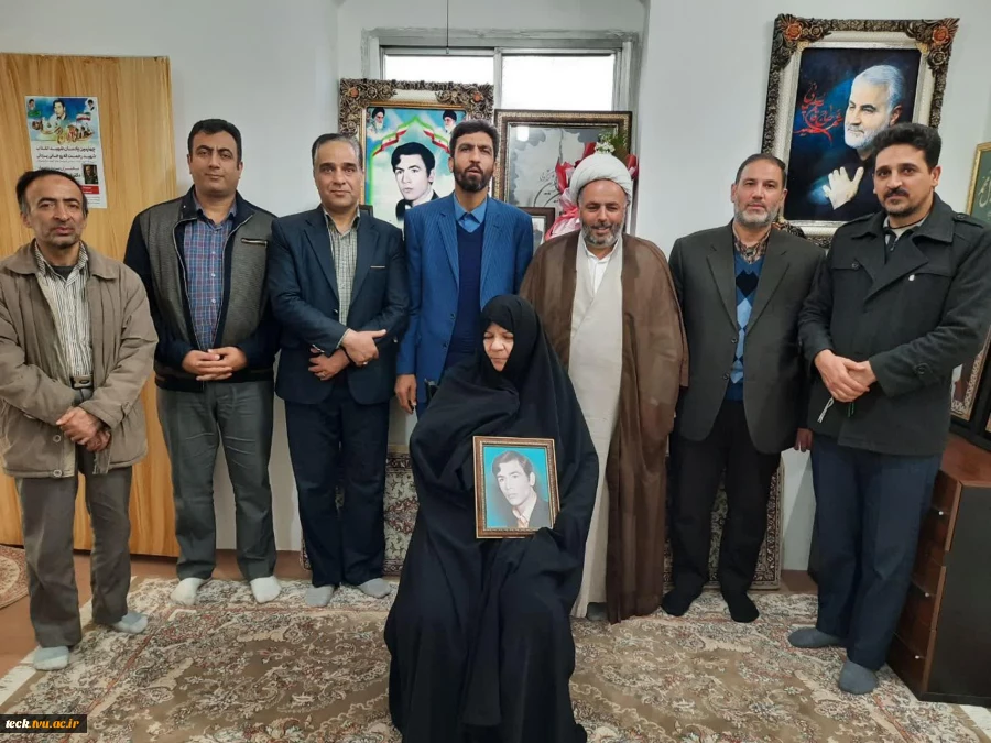 دیدار با خانواده شهید انقلاب رحمت الله روحانی یزدلی توسط جمعی از همکاران دانشکده فنی شهید رجائی کاشان در دهه فجر 1398 2