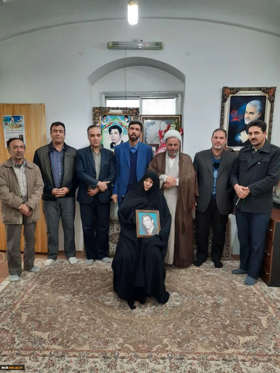 دیدار با خانواده شهید انقلاب رحمت الله روحانی یزدلی توسط جمعی از همکاران دانشکده فنی شهید رجائی کاشان در دهه فجر 1398 8