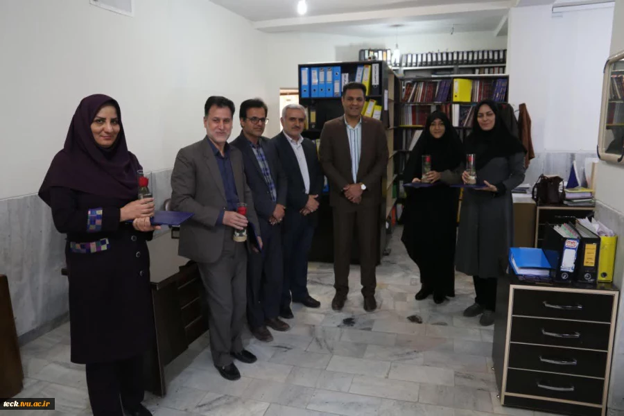 تقدیر و تشکر هیئت رئیسه دانشکده فنی شهید رجائی کاشان از کارکنان و  استادان خانم به مناسبت تولد حضرت فاطمه زهرا(س) و روز زن 6