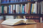 اهدای کلیه کتب کتابخانه شخصی دکتر احمد حسینی مکارم معاونت محترم آموزشی و پژوهشی به کتابخانه دانشکده فنی شهید رجائی کاشان 2