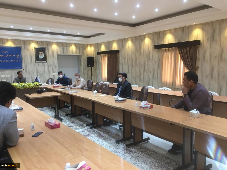 برگزاری جلسه مشترک شورای معاونین دانشکده فنی شهید رجائی کاشان و روسای ساختمان های آموزشی به منظور تداوم و استمرار فعالیت کلاس های مجازی و انجام اصلاحات لازم 6