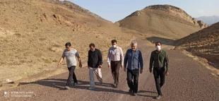 پیاده روی و قرائت زیارت عاشورا در مقتل شهید اردهال حضرت سلطانعلی ابن امام محمد باقر علیه السلام توسط گروهی از همکاران دانشکده فنی شهید رجائی کاشان 2