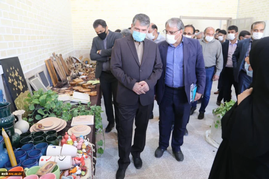 بازدید نماینده مردم شهرستان کاشان در مجلس شورای اسلامی و فرماندار از مرکز رشد، خلاقیت و نوآوری دانشکده فنی شهید رجائی کاشان 8