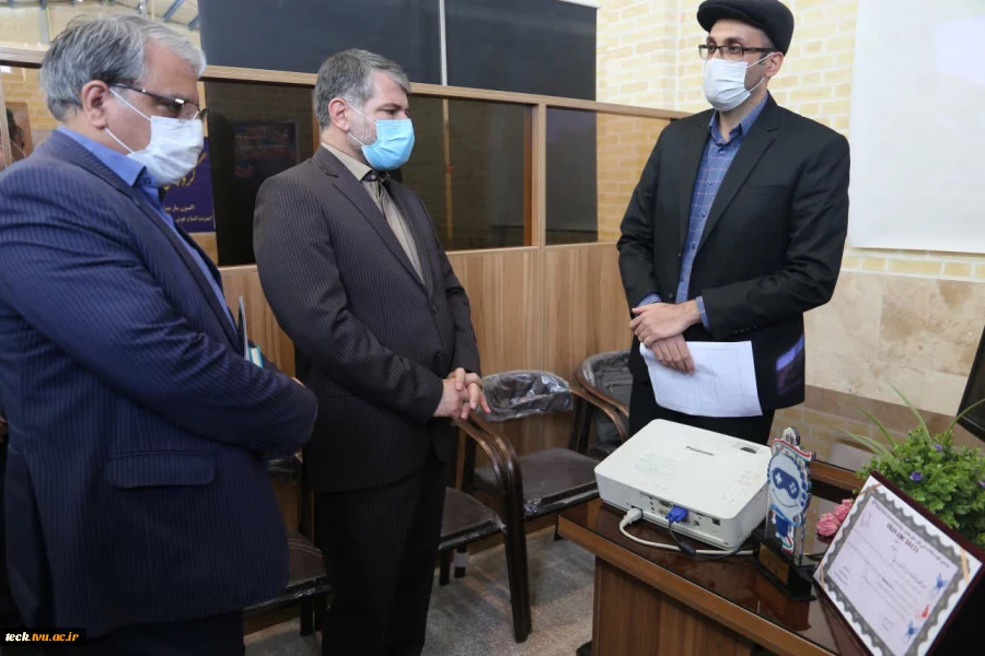 بازدید نماینده مردم شهرستان کاشان در مجلس شورای اسلامی و فرماندار از مرکز رشد، خلاقیت و نوآوری دانشکده فنی شهید رجائی کاشان 31