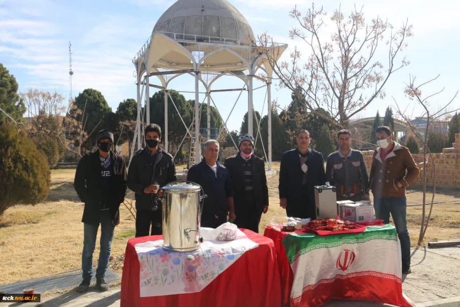 راه اندازی ایستگاه صلواتی به مناسبت فرارسیدن دهه مبارک فجر در دانشکده فنی شهید رجائی کاشان 4
