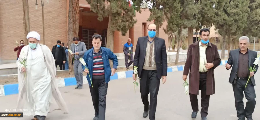 آیین تجلیل از مقام شهداء و غبارروبی و شستشوی با گلاب قبور مطهر شهدای گمنام دانشکده فنی شهید رجائی کاشان 13