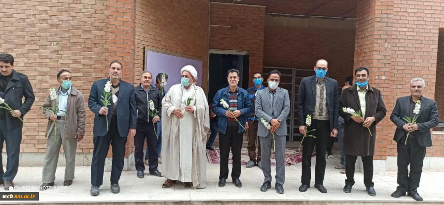 آیین تجلیل از مقام شهداء و غبارروبی و شستشوی با گلاب قبور مطهر شهدای گمنام دانشکده فنی شهید رجائی کاشان 14
