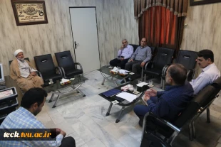 نشست صمیمی تنی چند از اعضای بسیج کارکنان و اساتید دانشکده فنی و حرفه ای شهید رجائی کاشان با حجه الاسلام فرجی مدیرحوزه های علمیه منطقه کاشان 2