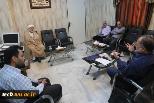 نشست صمیمی تنی چند از اعضای بسیج کارکنان و اساتید دانشکده فنی و حرفه ای شهید رجائی کاشان با حجه الاسلام فرجی مدیرحوزه های علمیه منطقه کاشان 5