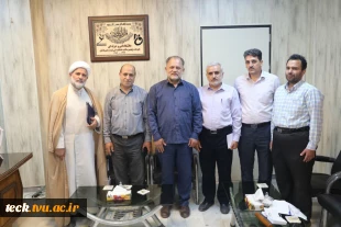 نشست صمیمی تنی چند از اعضای بسیج کارکنان و اساتید دانشکده فنی و حرفه ای شهید رجائی کاشان با حجه الاسلام فرجی مدیرحوزه های علمیه منطقه کاشان 9