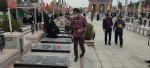 شرکت اعضای بسیج دانشجویی دانشکده فنی و حرفه ای شهید رجایی کاشان در برگزاری آیین عطرافشانی و غباروبی گلزار شهدای دارالسلام کاشان 9
