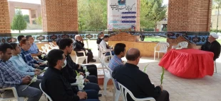 تجدید عهد و پیمان با شهدای انقلاب اسلامی همزمان با هفته دفاع مقدس در دانشکده فنی و حرفه ای شهید رجائی کاشان 5