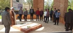 تجدید عهد و پیمان جمعی از کارکنان و دانشجویان با شهدای گمنام مدفون در دانشکده فنی و حرفه ای شهید رجائی کاشان 3