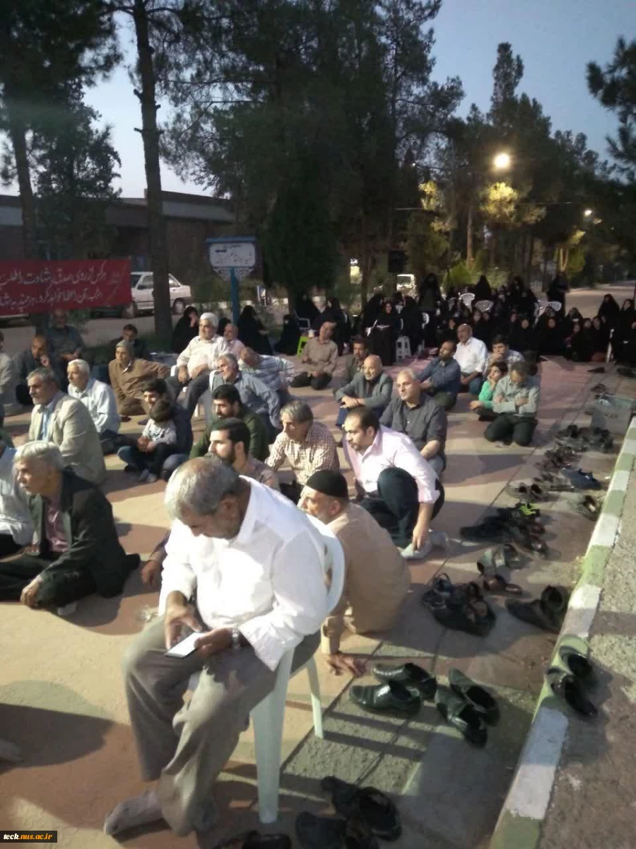 ارائه خدمات محیطی جهت برگزاری جلسه انس با شهدای شهرستان در دانشکده فنی و حرفه ای شهید رجائی کاشان 7