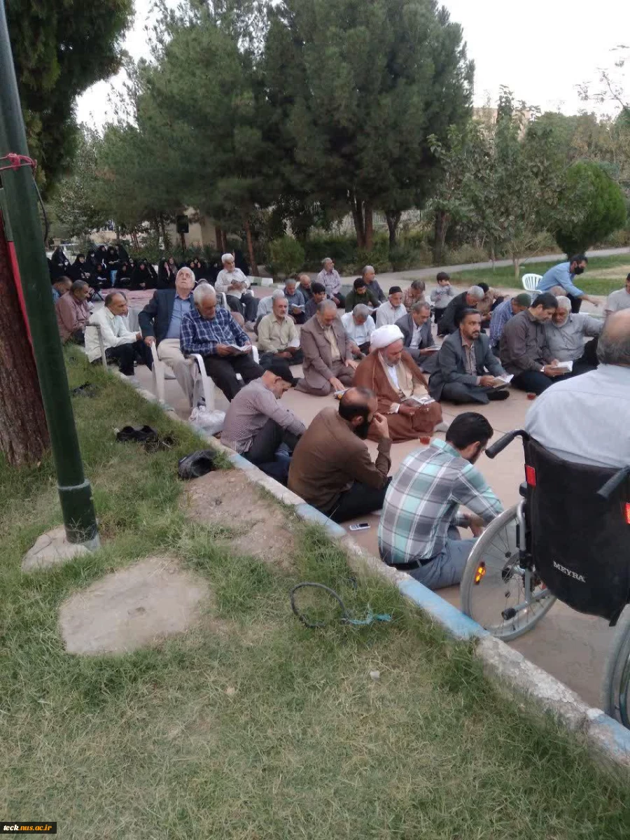 برگزاری جلسه انس با شهدای شهرستان در دانشکده فنی و حرفه ای شهید رجائی کاشان 5