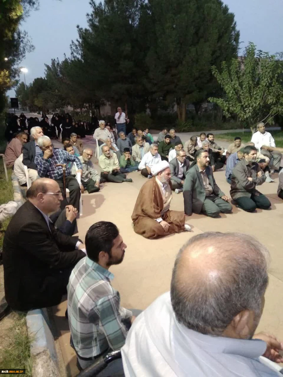 برگزاری جلسه انس با شهدای شهرستان در دانشکده فنی و حرفه ای شهید رجائی کاشان 6