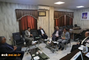 نشست مسئولان دانشکده فنی و حرفه ای شهید رجائی با مسئولان شهرداری منطقه 5 کاشان  4