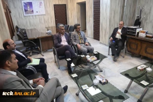 نشست مسئولان دانشکده فنی و حرفه ای شهید رجائی با مسئولان شهرداری منطقه 5 کاشان  5