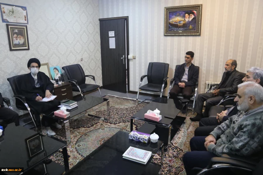 دیدار جمعی از کارکنان دانشکده فنی و حرفه ای شهید رجائی کاشان با نماینده محترم ولی فقیه و امام جمعه شهرستان کاشان جناب حجه الاسلام سید سعید حسینی 7