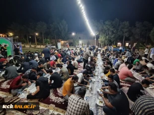 حضور صمیمانه نماینده ولی فقیه و امام جمعه کاشان در جمع دانشجویان دانشکده فنی و حرفه ای شهید رجایی کاشان
ضیافت افطاری دانشجویان با حضور حجت الاسلام و المسلمین حسینی
 5