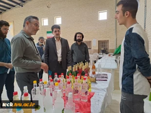 بازدید دکتر فرجی معاون فناوری و رئیس پارک علم و فناوری غیاث الدین جمشید کاشانی دانشگاه کاشان از بازارچه دانشجویی 3