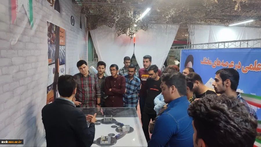 بازدید جمعی از دانشجویان دانشکده فنی و حرفه ای  شهید رجایی کاشان از نمایشگاه  تاقله افتخار ، روایت یک صعود
 4