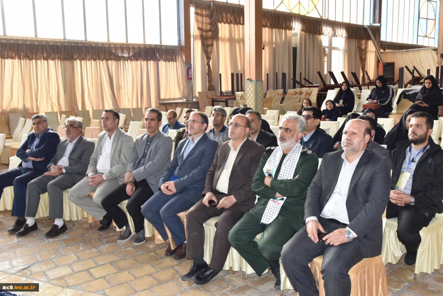 معاون فرهنگی و دانشجویی دانشگاه فنی و حرفه‌ای در اختتامیه اولین المپیاد ورزشی بسیج اساتید:
بسیج میراث بزرگ پیامبر اکرم(ص) و امیرالمؤمنین است
 2