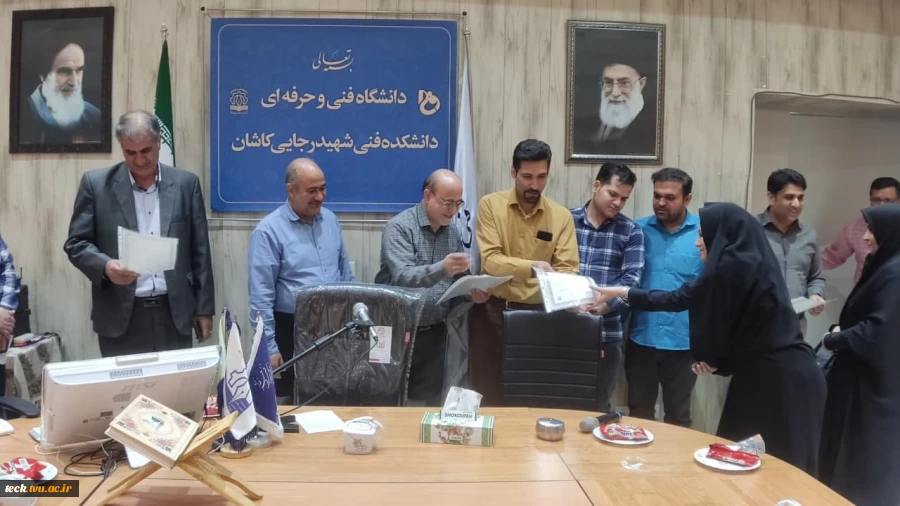 نشست تخصصی جمعی از مشاوران مدارس با رئیس دانشکده فنی و حرفه ای شهید رجایی کاشان 9