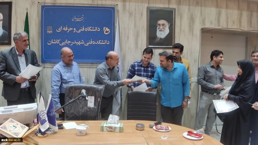 نشست تخصصی جمعی از مشاوران مدارس با رئیس دانشکده فنی و حرفه ای شهید رجایی کاشان 14