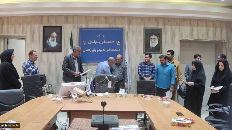 نشست تخصصی جمعی از مشاوران مدارس با رئیس دانشکده فنی و حرفه ای شهید رجایی کاشان 15